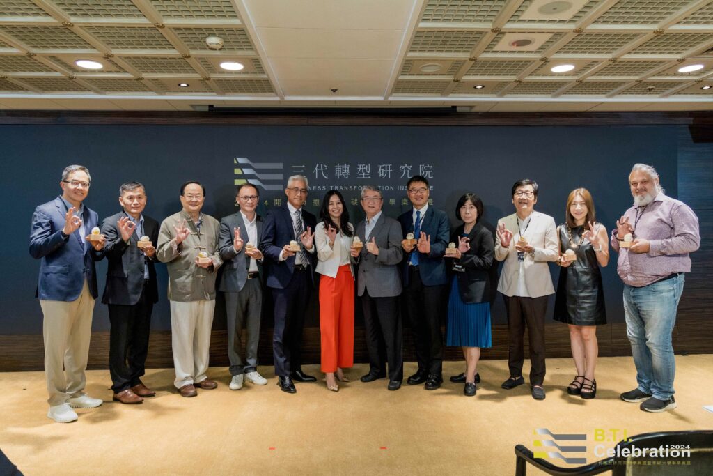 這些業師來自不同領域，擁有豐富的實戰經驗，將為三代轉型研究院的學員提供寶貴的指導和支持。他們的專業知識和經驗將助力推動產業轉型與創新發展。（圖：臺灣數位企業總會）