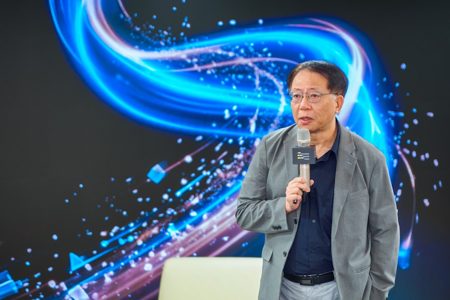 三代轉型研究院王景裕副院長於2026年度峰會開場拋出直擊經營核心的叩問，帶領全場在百倍速與大混沌交織的變局中，重新定義掌舵者的戰略定力與決策承擔。